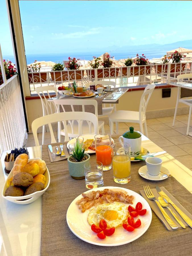Residenza Il Barone Bed & Breakfast Tropea Exterior photo